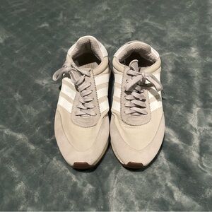 Adidas Men's Cream and White Sneakers 8 I-5923